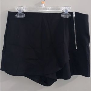 Black going out skort